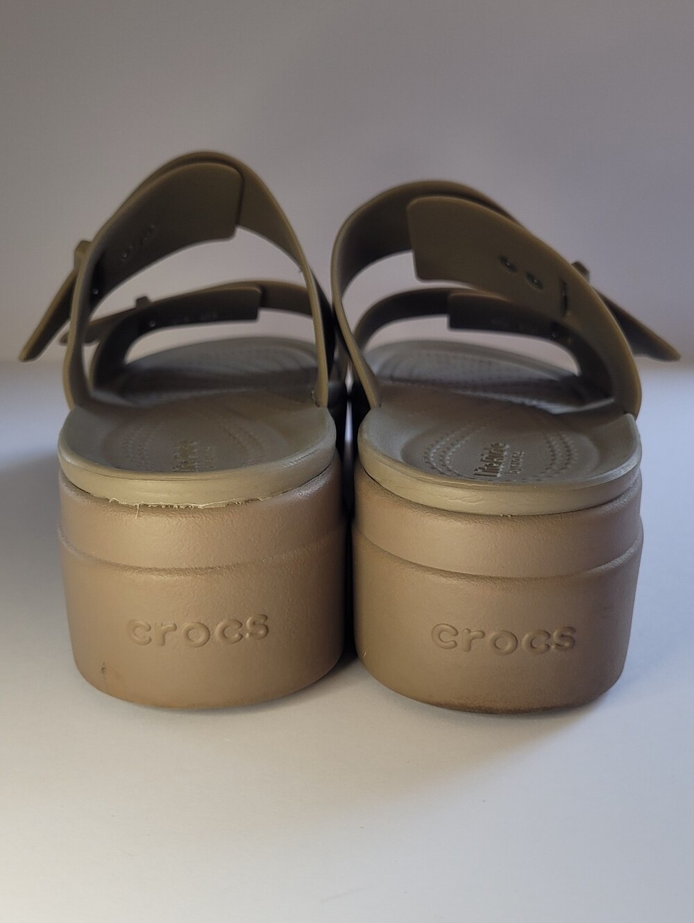 Crocs Brooklyn Buckle LiteRide Low Wedge Sandals 10 - Picture 15 of 15
